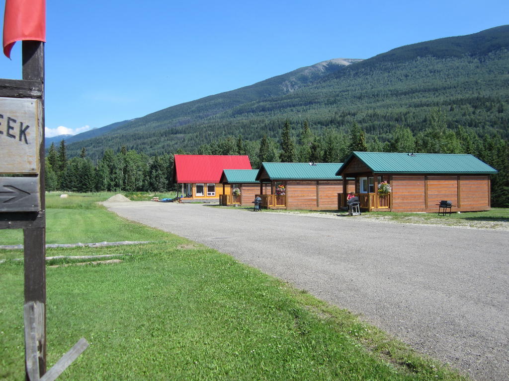 Beaver Creek Lodge And Cabins McBride Εξωτερικό φωτογραφία